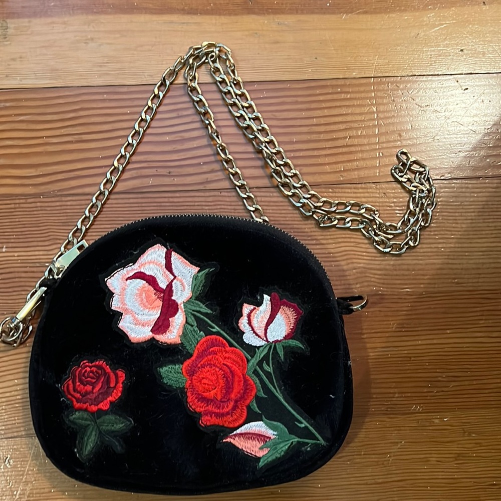 Vintage style rose floral soft embroidered gold chain black purse strap bag mini
